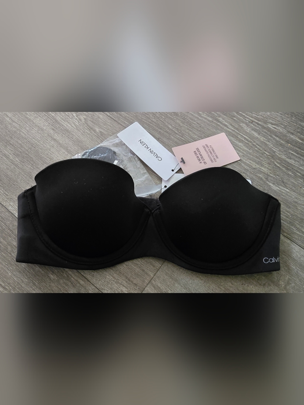 Calvin Klein Women's Perfectly Fit Strapless 5 Way Convertible Straps 30B Pushup